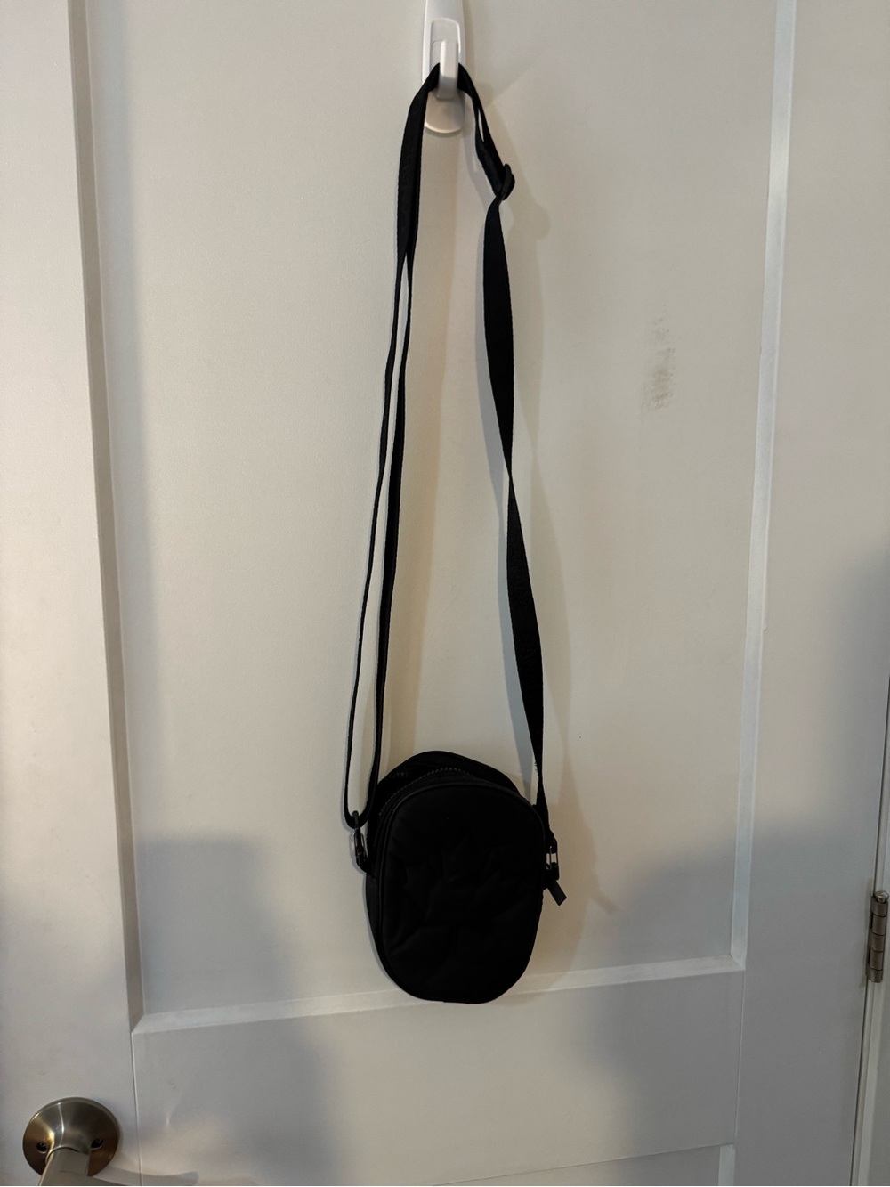lululemon athletica Black Quilted Maple Leaf Crossbody Bag - Picture 2 of 2